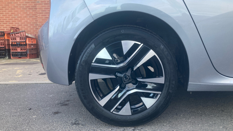 Peugeot 208 1.2 PureTech 100 Allure 5dr Petrol Hatchback